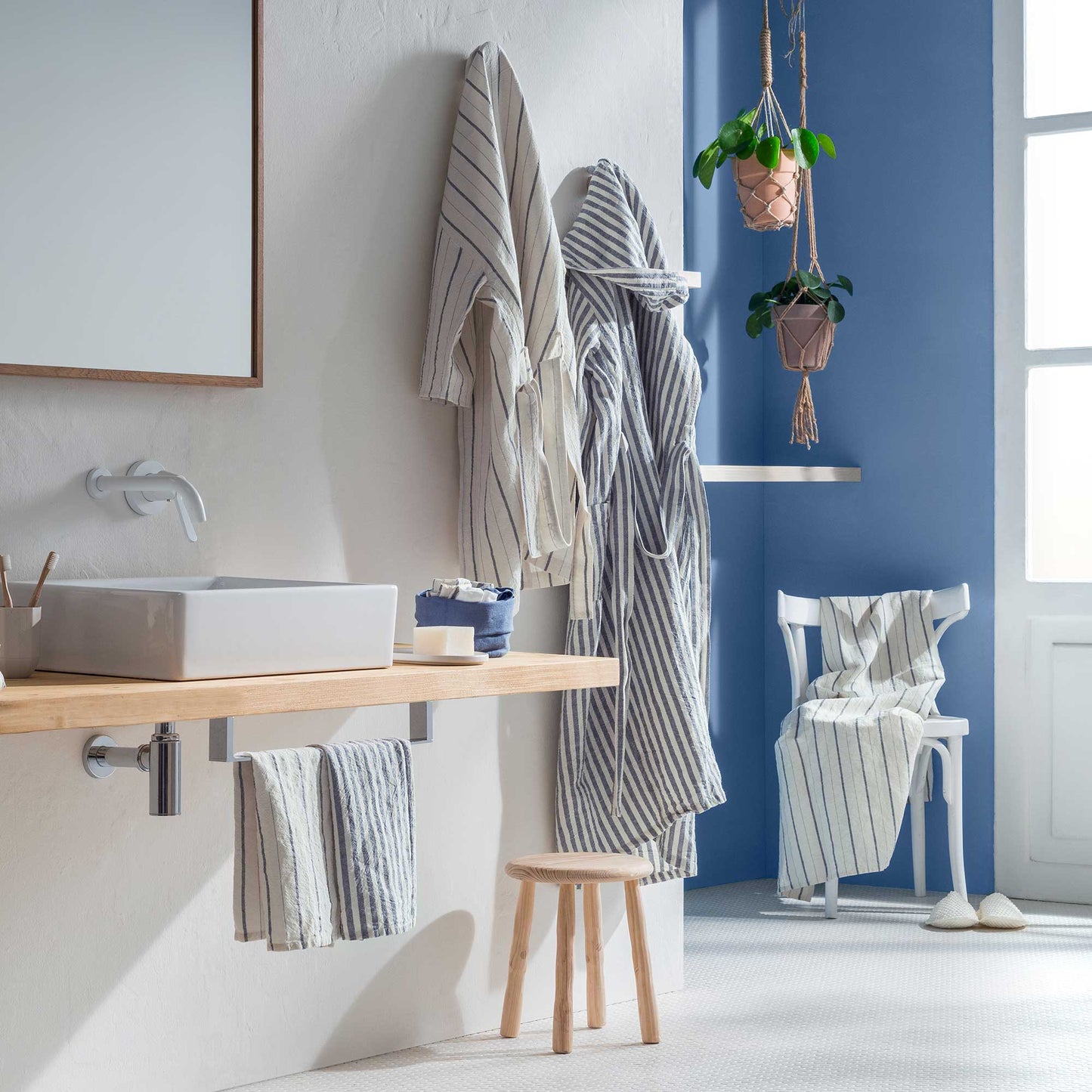 Short unisex kimono in Linee linen