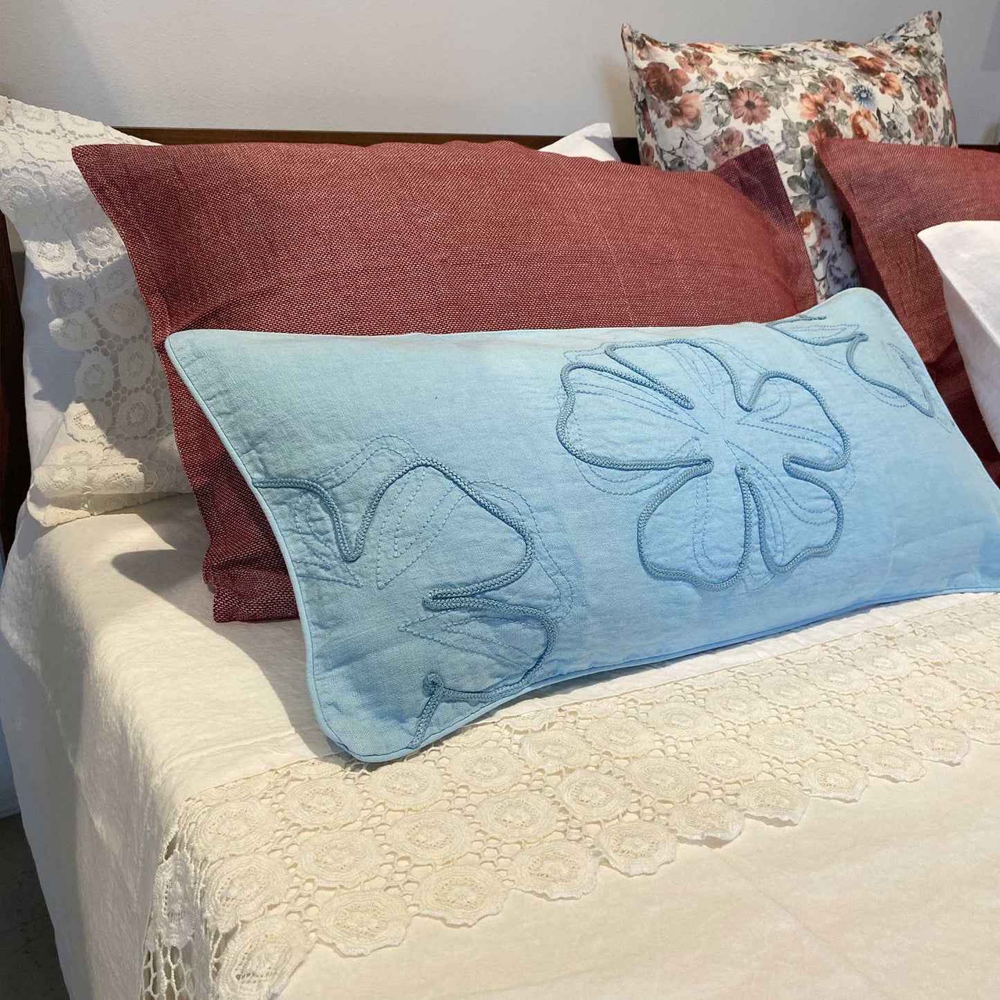 Daisies embroidered sheet set * LAST SET