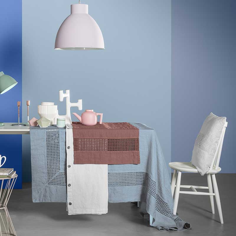 方形刺绣桌布 * 售完即止