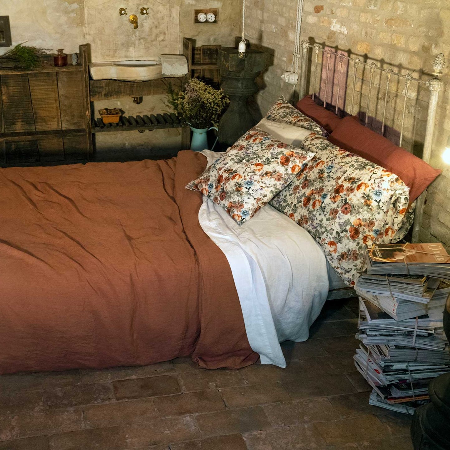 Bouquet print linen furnishing pillowcase