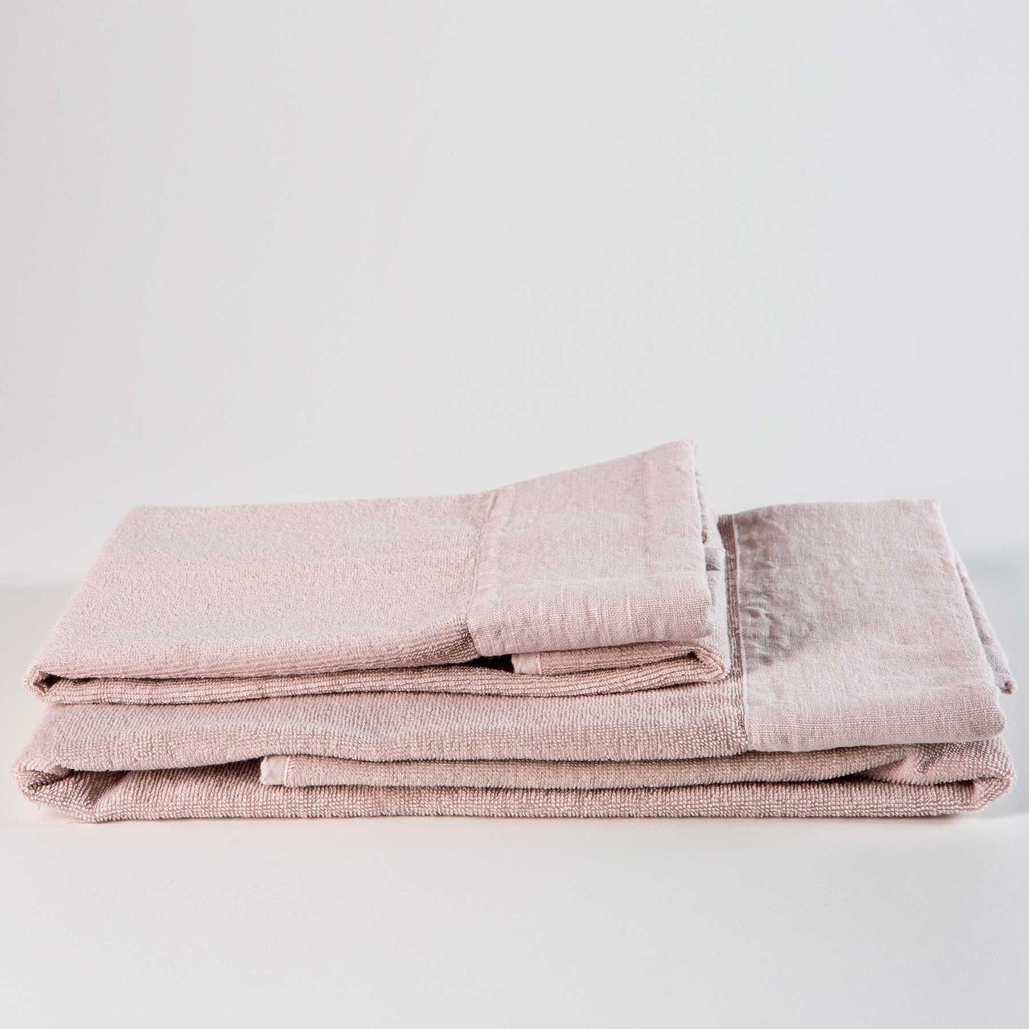Terry bath towel set with linen edges