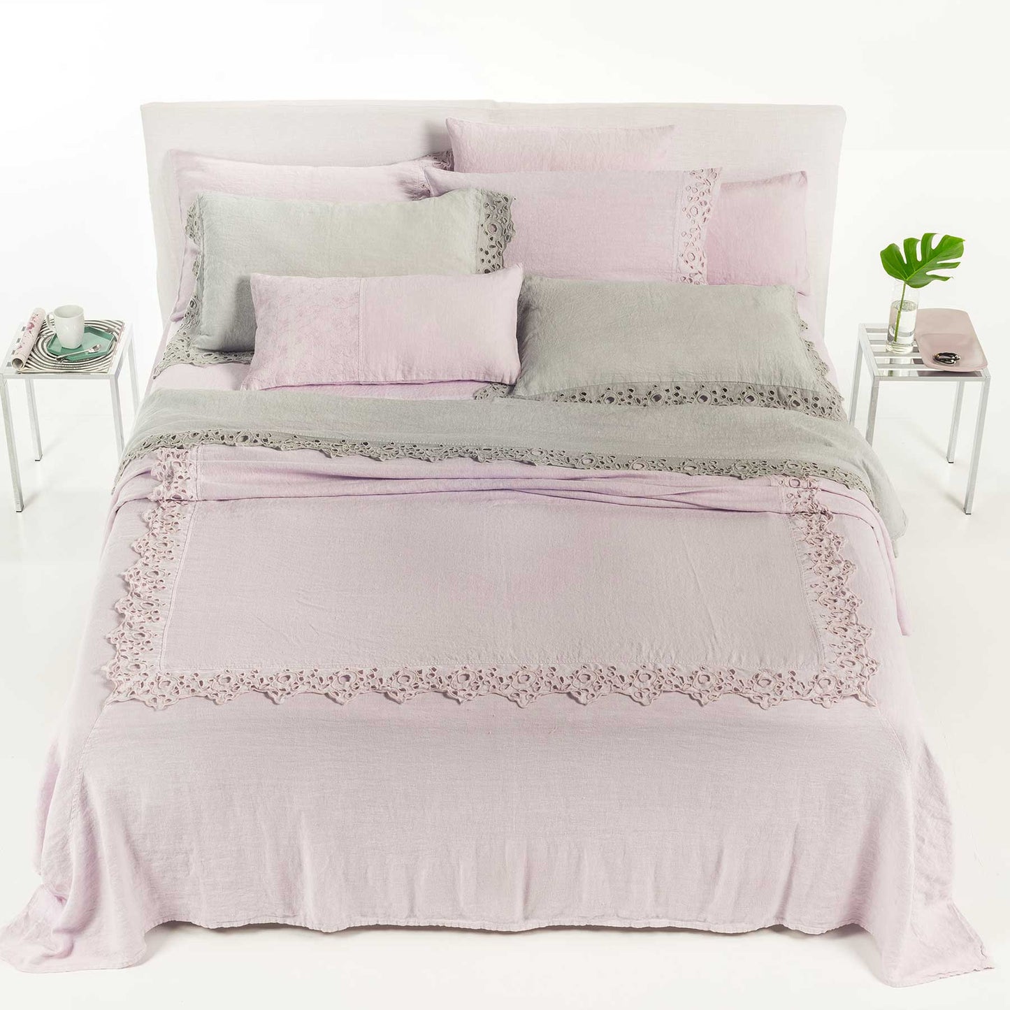 Sheet set + single pillowcases with A'jour embroidery *while supplies last