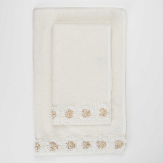 Face and guest towel set in terrycloth with Peonies embroidery