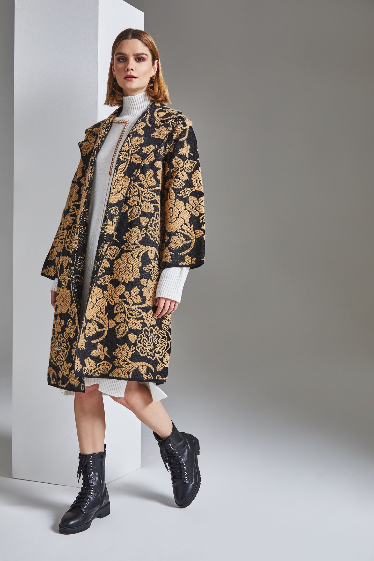 Cappotto jacquard floreale