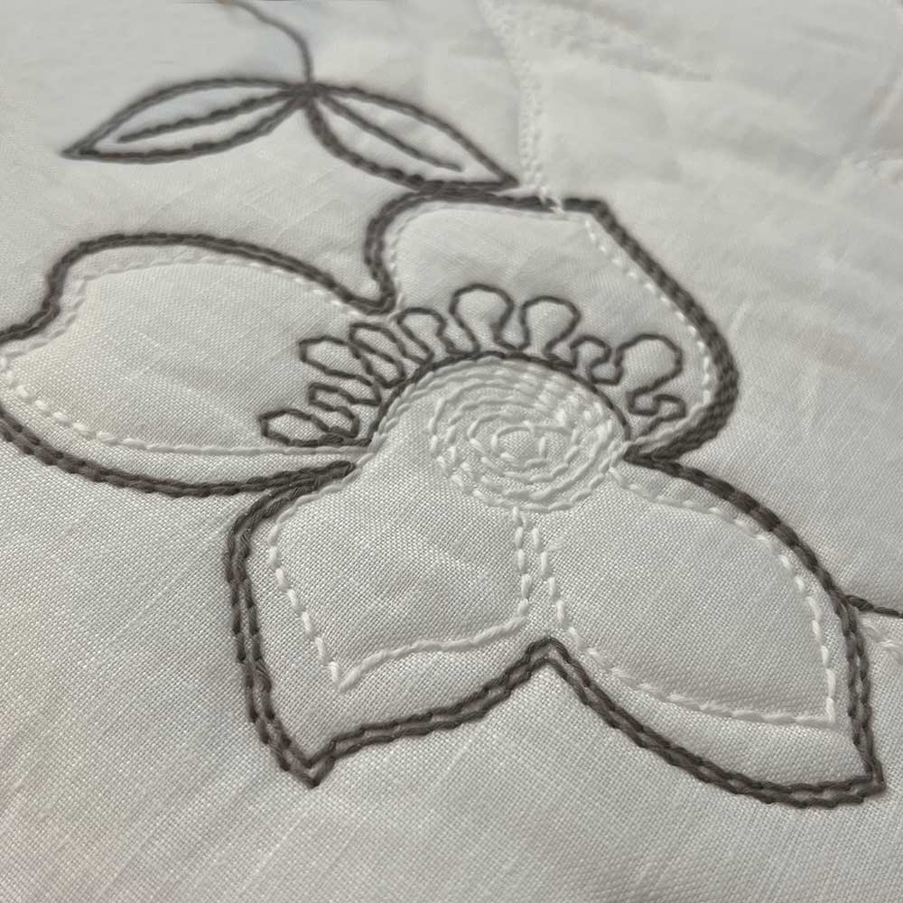 水仙刺绣亚麻浴巾 * 售完即止