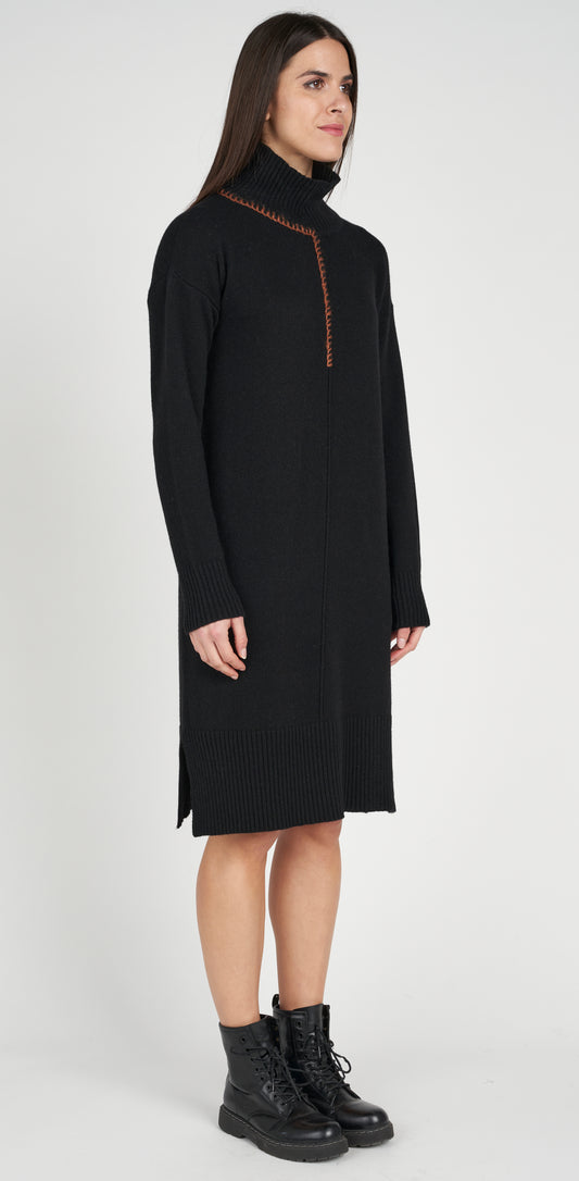 Abito lungo ricamo contrasto