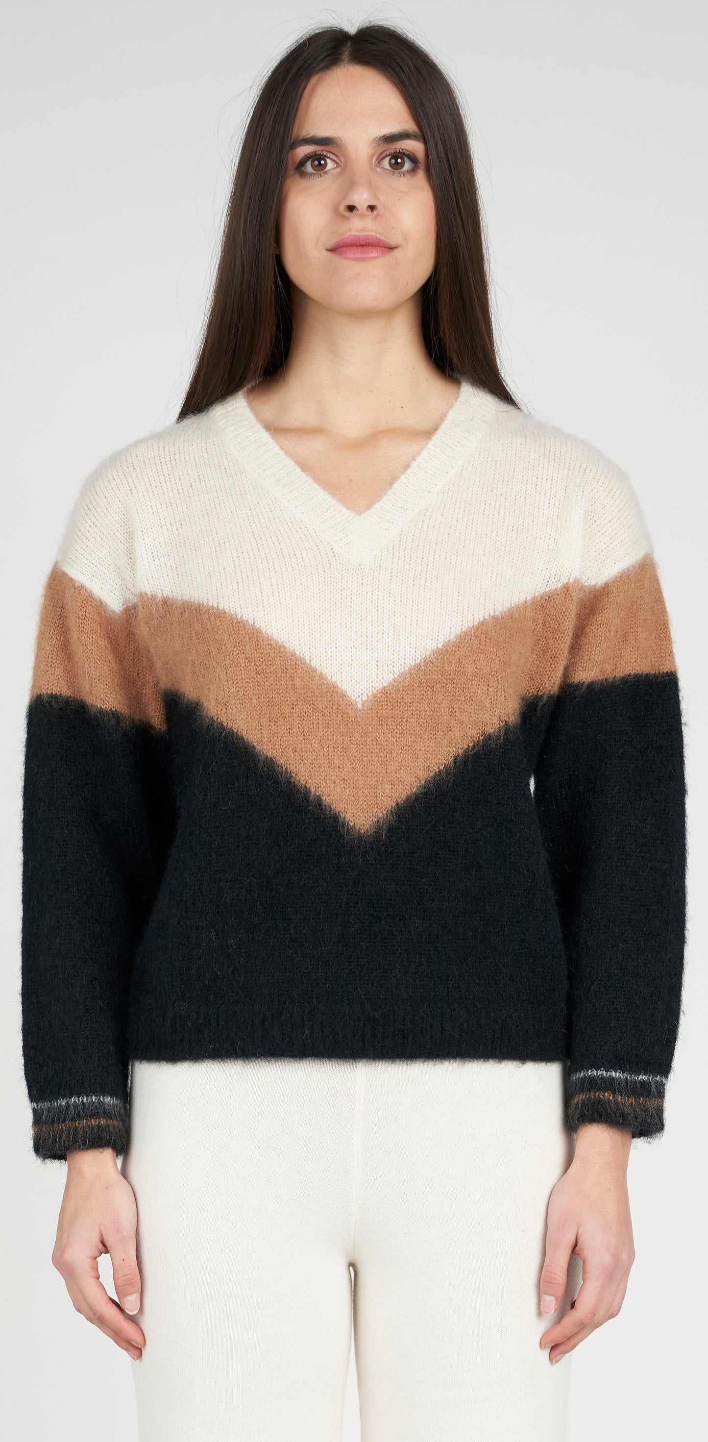 Maglia scollo V intarsio