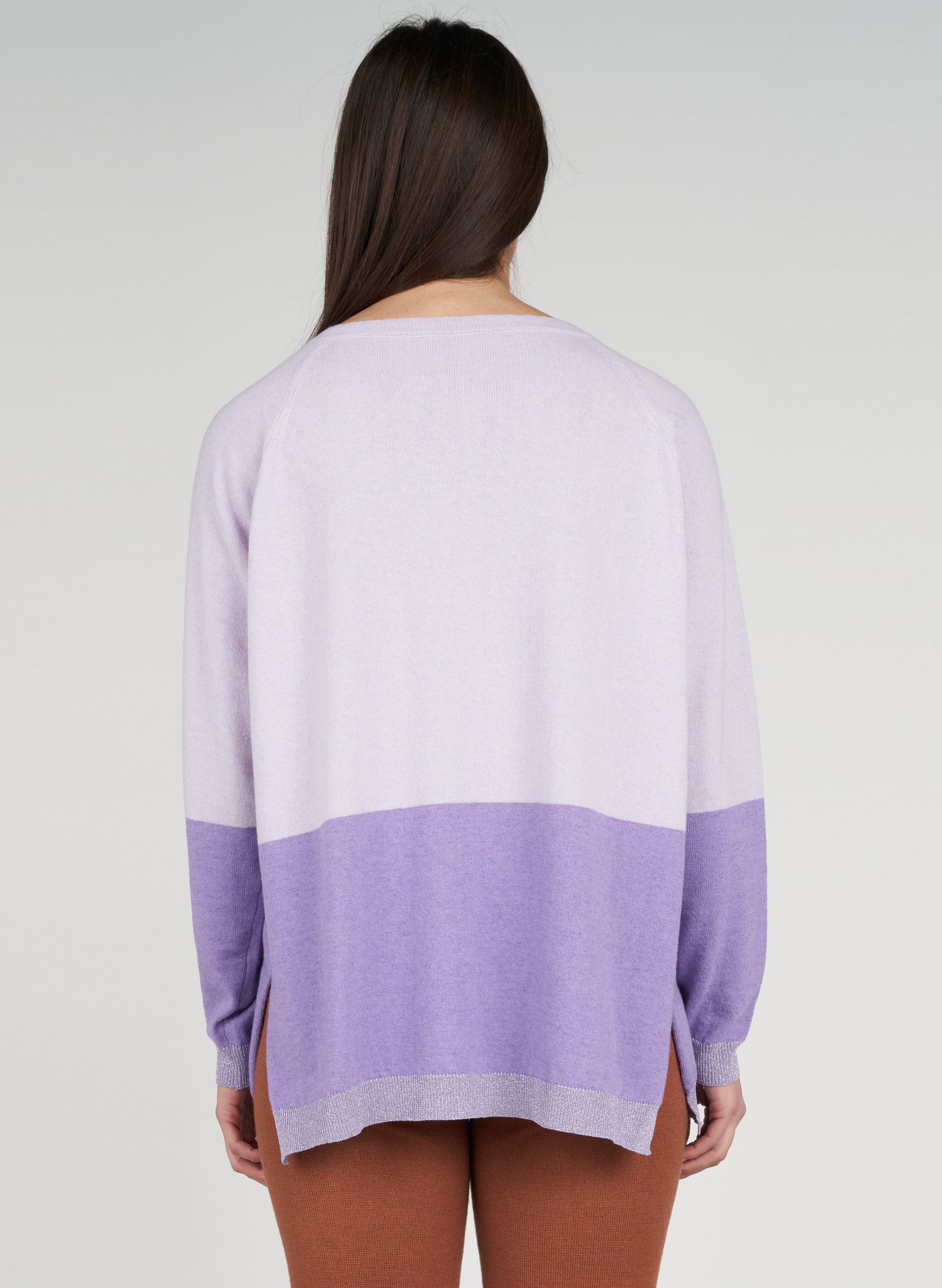 Maglia V bicolor lurex dettaglio 2 tasche