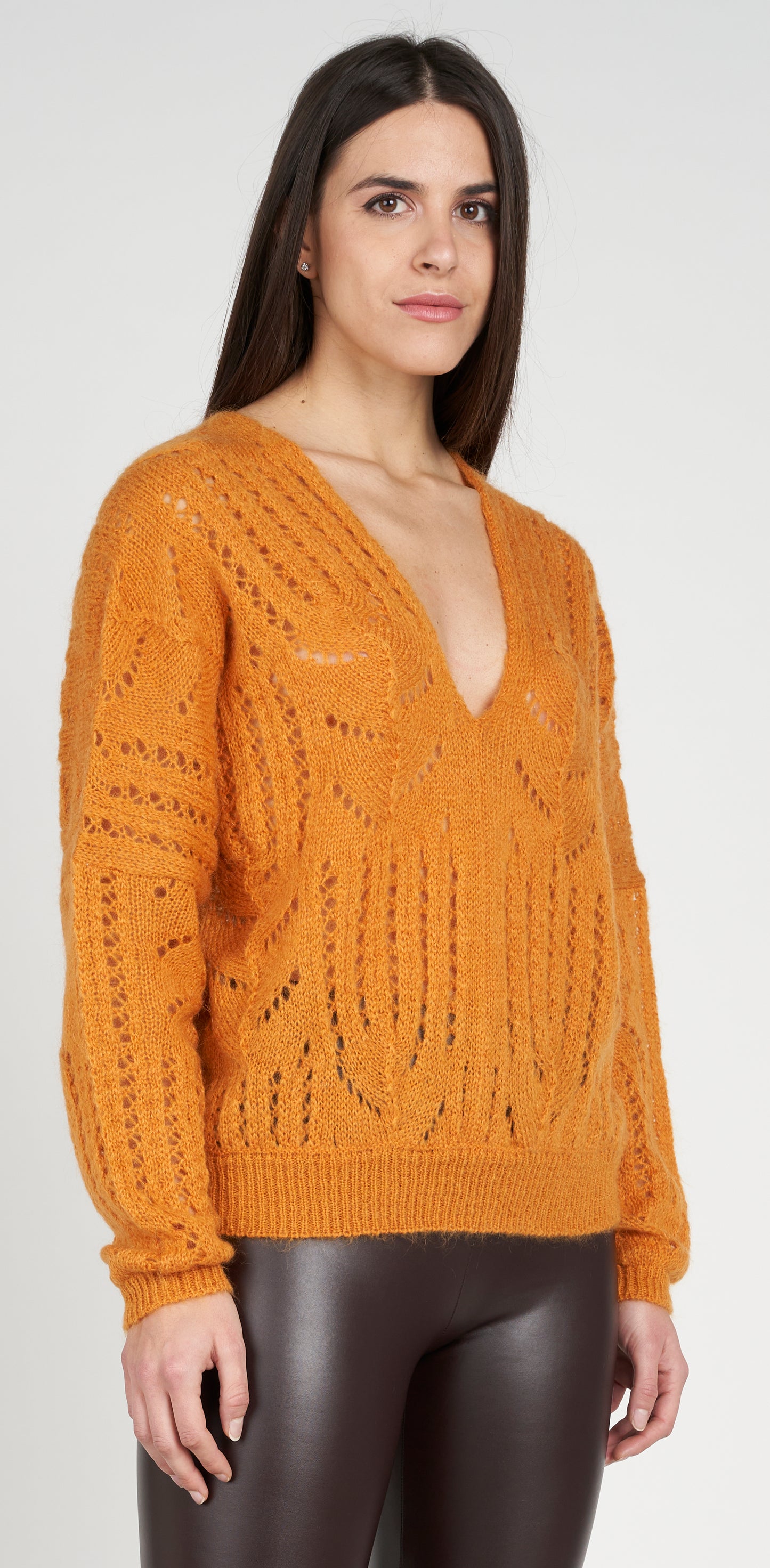 Maglia scollo V traforata