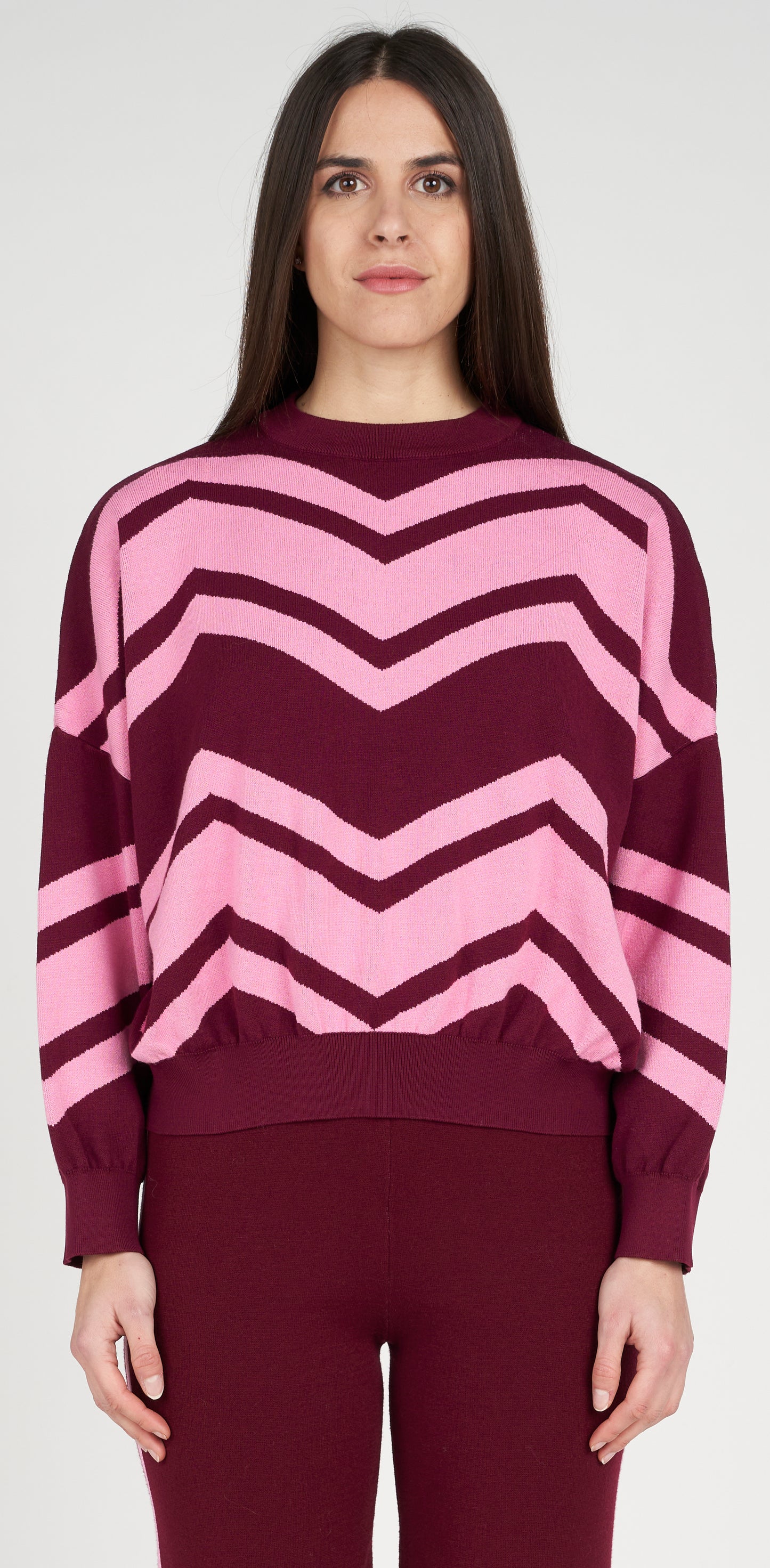 Maglia girocollo disegno astratto