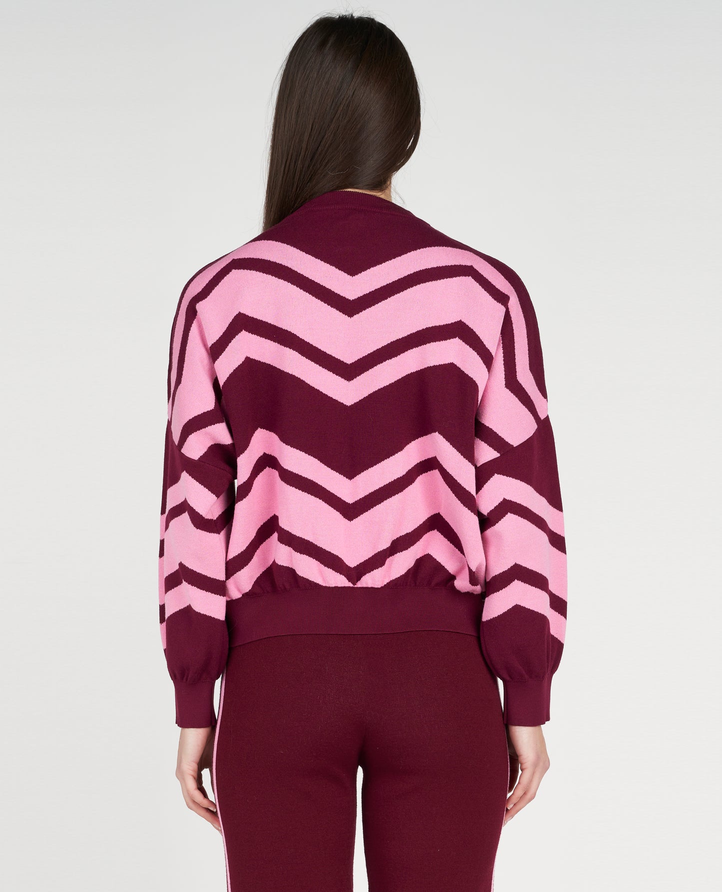 Maglia girocollo disegno astratto