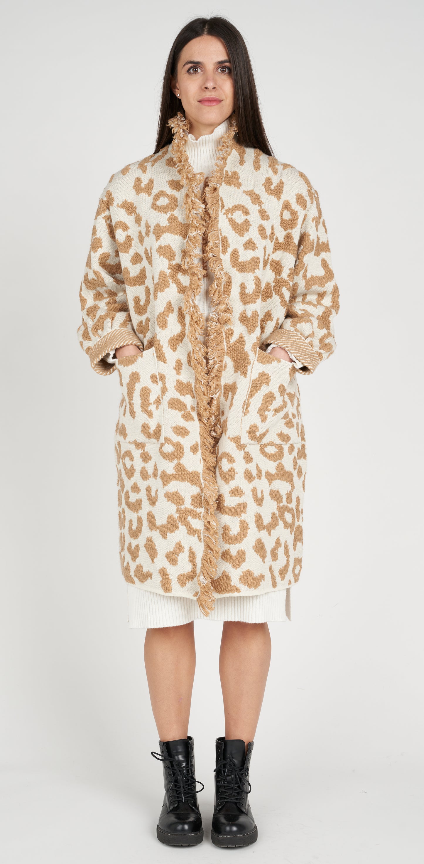 Cappotto animalier con frange