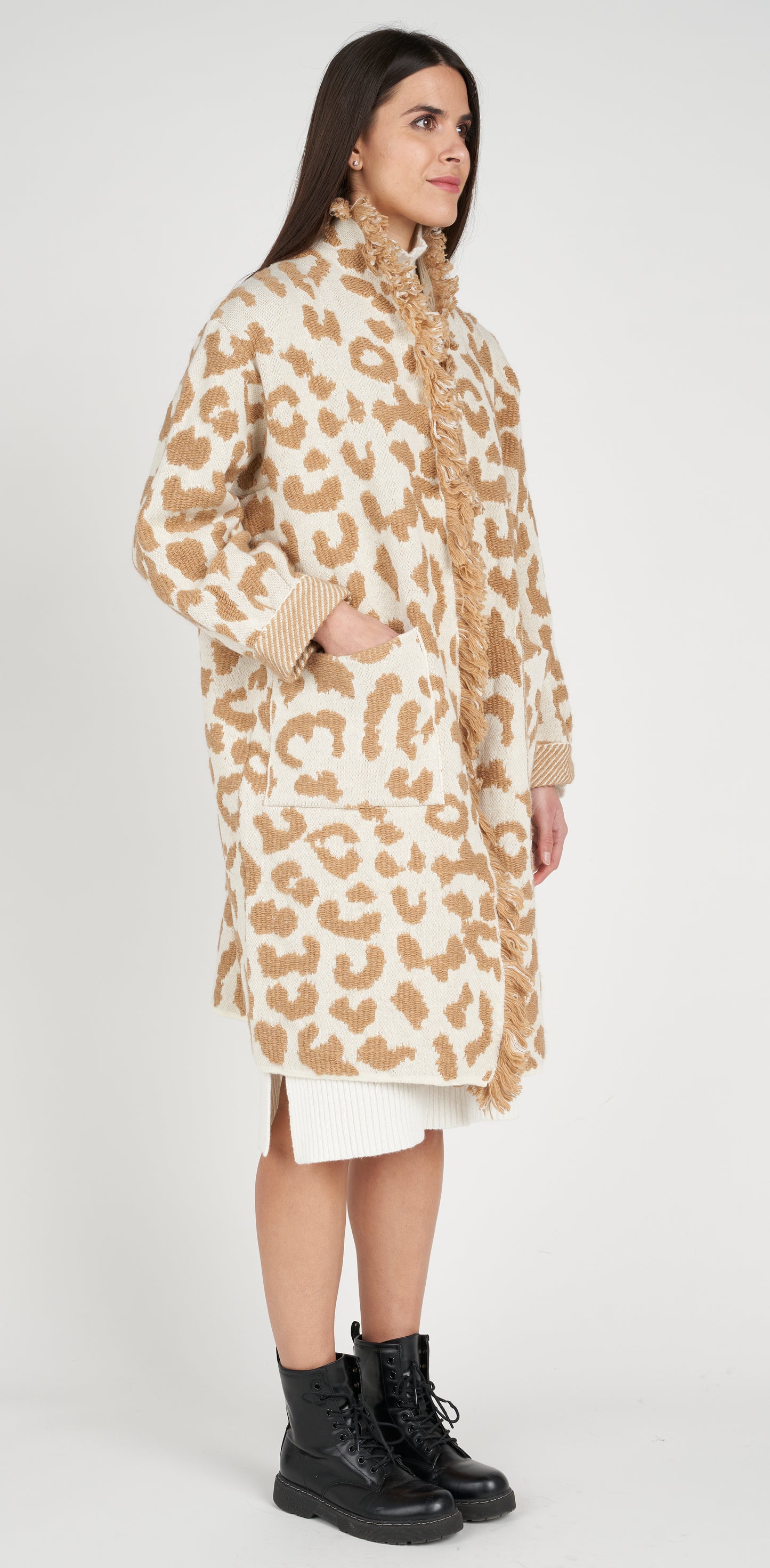Cappotto animalier con frange