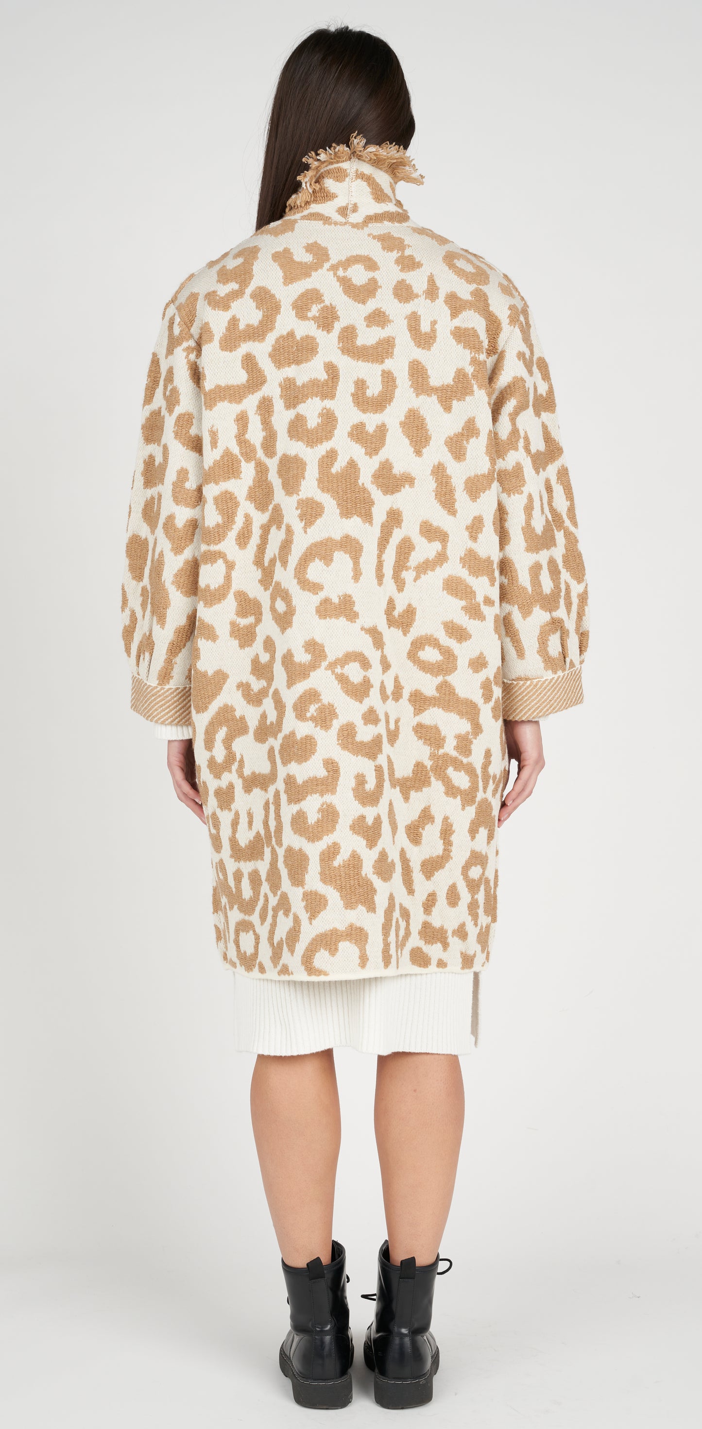 Cappotto animalier con frange