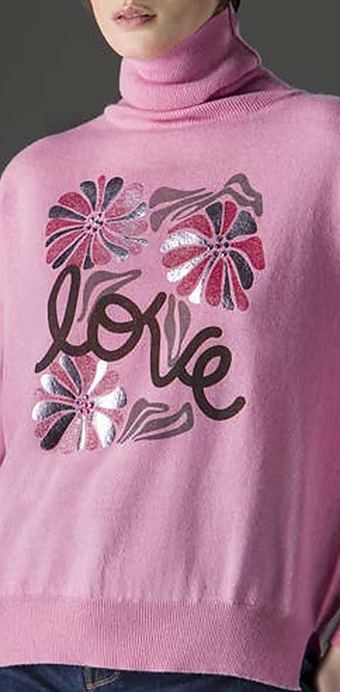 Dolcevita con stampa “love” e fiori
